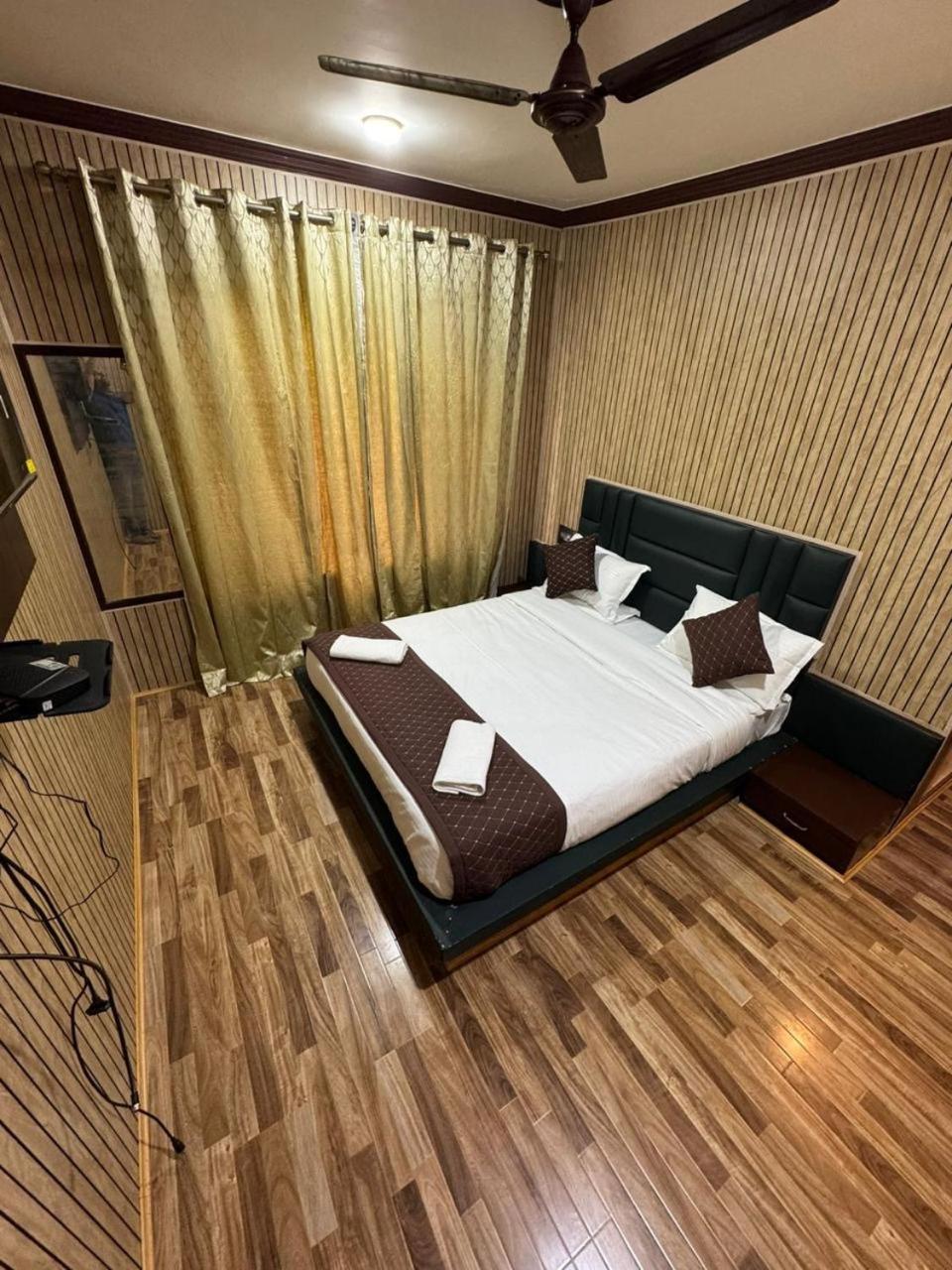 Hotel The Casa Σριναγκάρ Εξωτερικό φωτογραφία