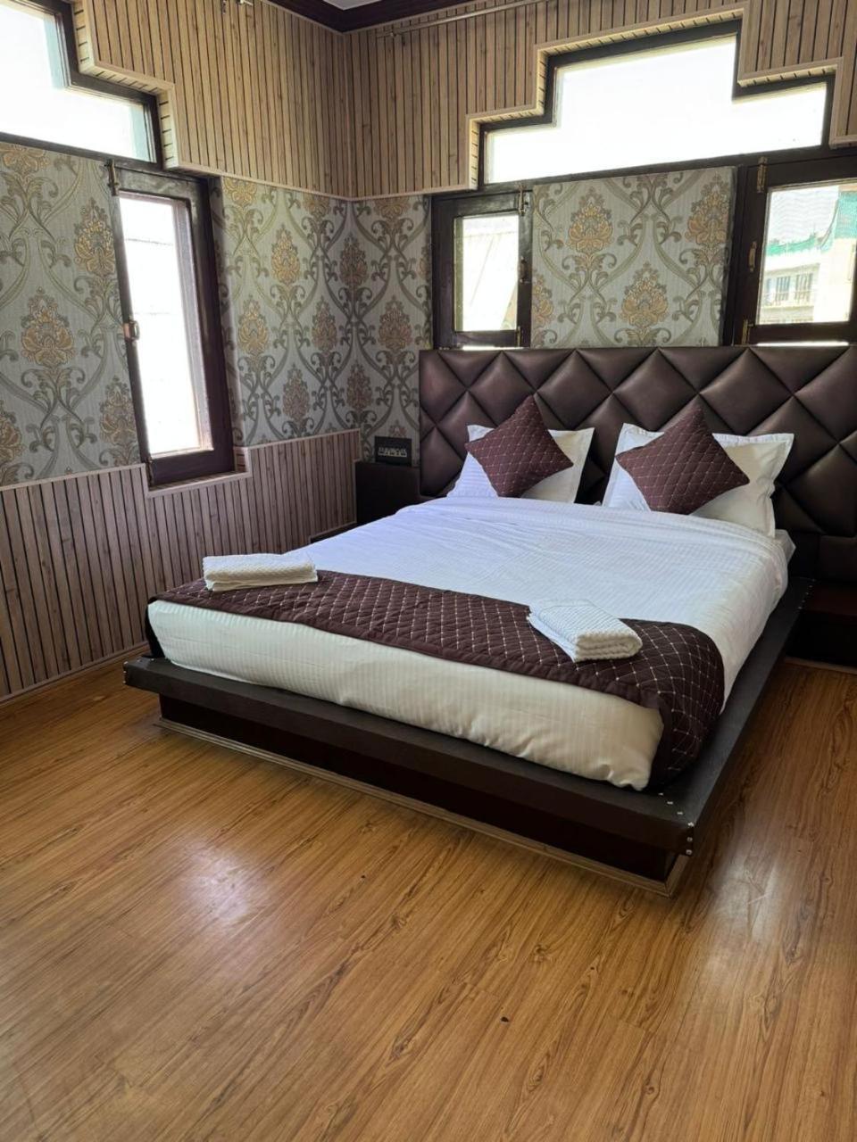 Hotel The Casa Σριναγκάρ Εξωτερικό φωτογραφία